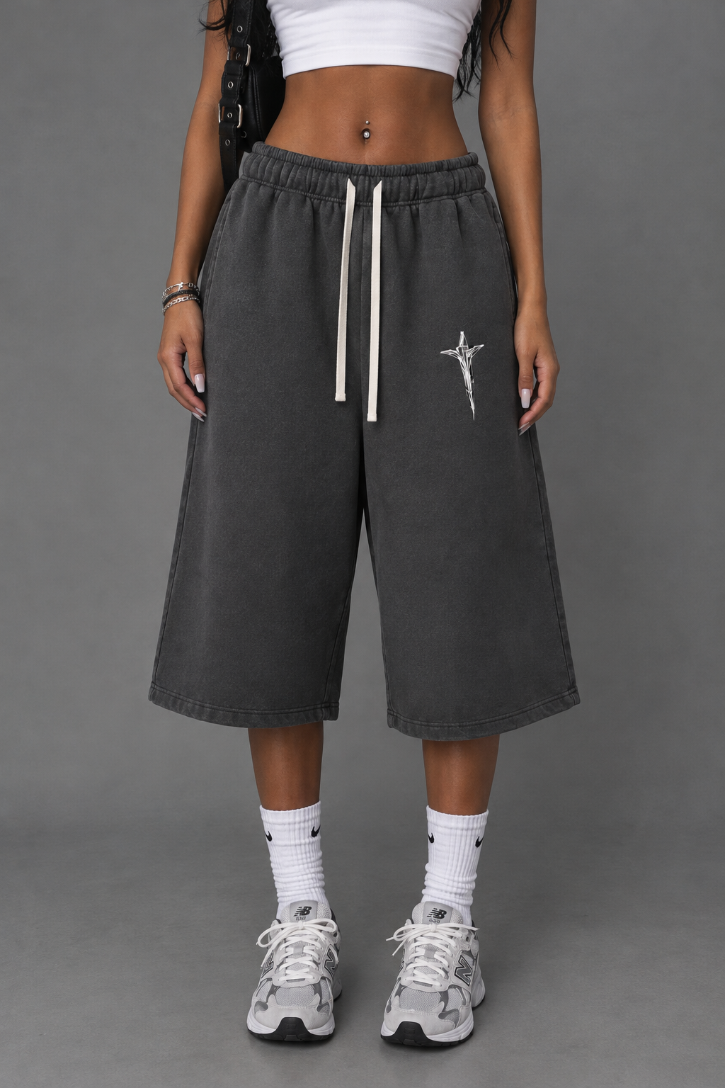 STRYVE Wide-Leg Three-Quarter Sweatpants